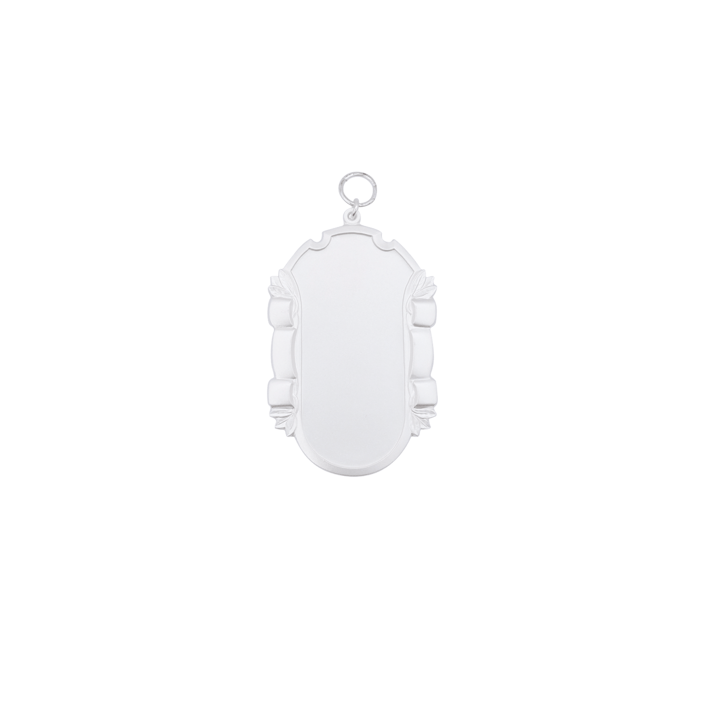 Schild, Messing, versilbert, mit Öse(n) und Ring(en)